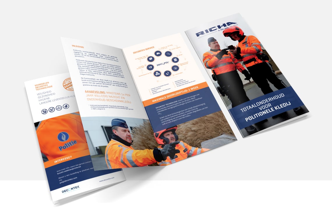 Ontwerp flyers - Totaalonderhoud voor Politionele kledij - Decontex & Richa